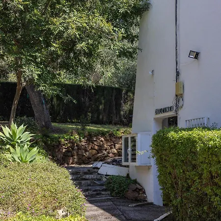 Ar4 Cosy, One-bed With Sea Views Apartment *