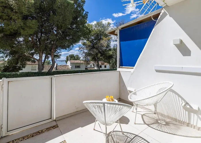 Appartement Ar4 Cosy, One-bed With Sea Views *